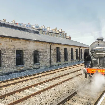 Mallard Engine Shed Уитби Экстерьер фото